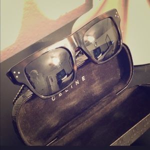 Celíne Tortoise Dark sunglasses. GREAT CONDITION!